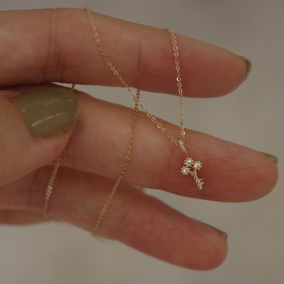 Sterling Silver Key Pendant with Simulated Diamonds Gold Necklace - Picture 1 of 7